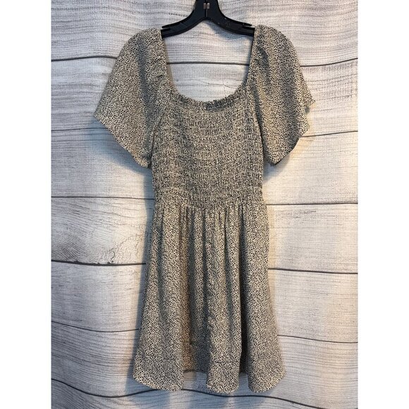 Sienna Sky Button Down Front & Flutter Sleeves Size M - Picture 3 of 3